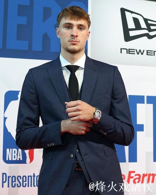 弗拉格创纪录 成NBA最年轻40+得分球员 弗拉格创纪录 成NBA最年轻40+得分球员